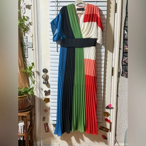 Multicolor Pleated Maxi Dress - Picture 2 of 3